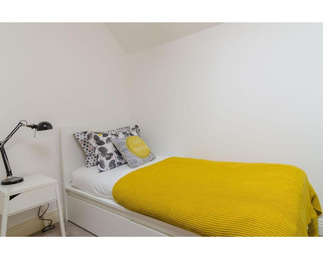 Central Belfast Apartments Fitzrovia Bagian luar foto